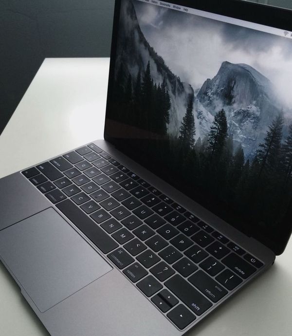 Lenovo ThinkPad X1 Carbon Gen 10 sprocessors 1.jpeg